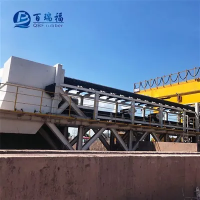 Hög vinkel transportband